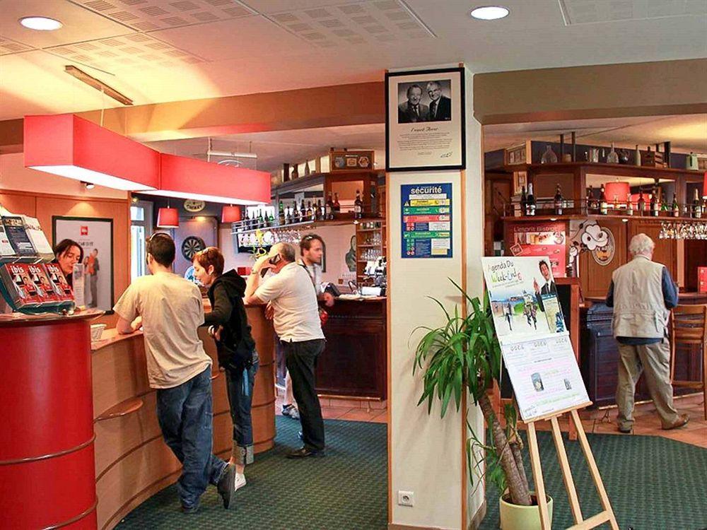 Ibis Calais Car Ferry Hotel Bagian luar foto