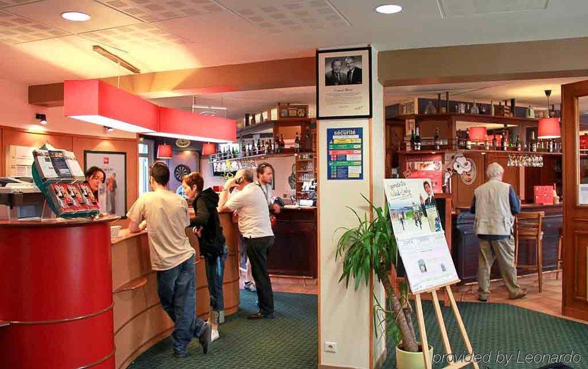 Ibis Calais Car Ferry Hotel Bagian luar foto