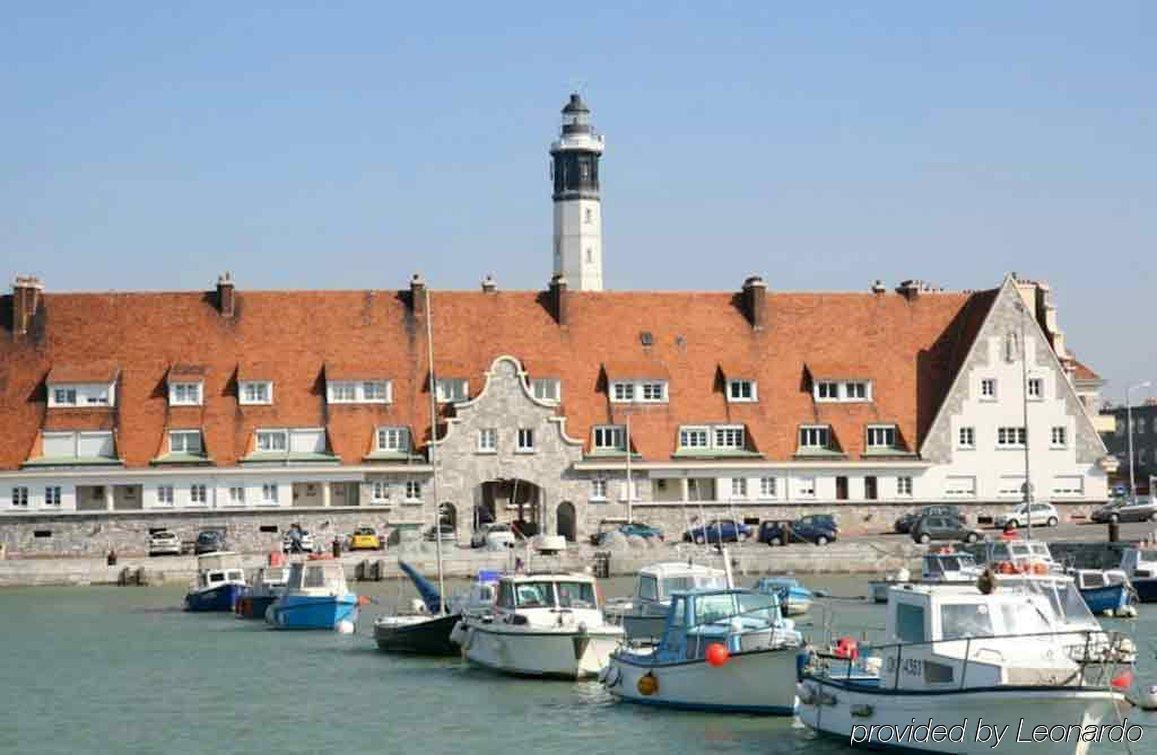 Ibis Calais Car Ferry Hotel Bagian luar foto